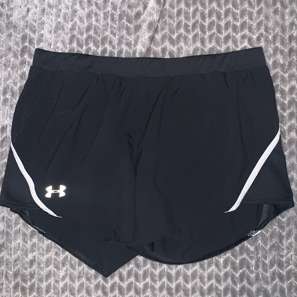 Under Armour Loose Fit Running Shorts. Panty style liner. - Picture 1 of 6